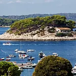 Hvar Harbor Luxury