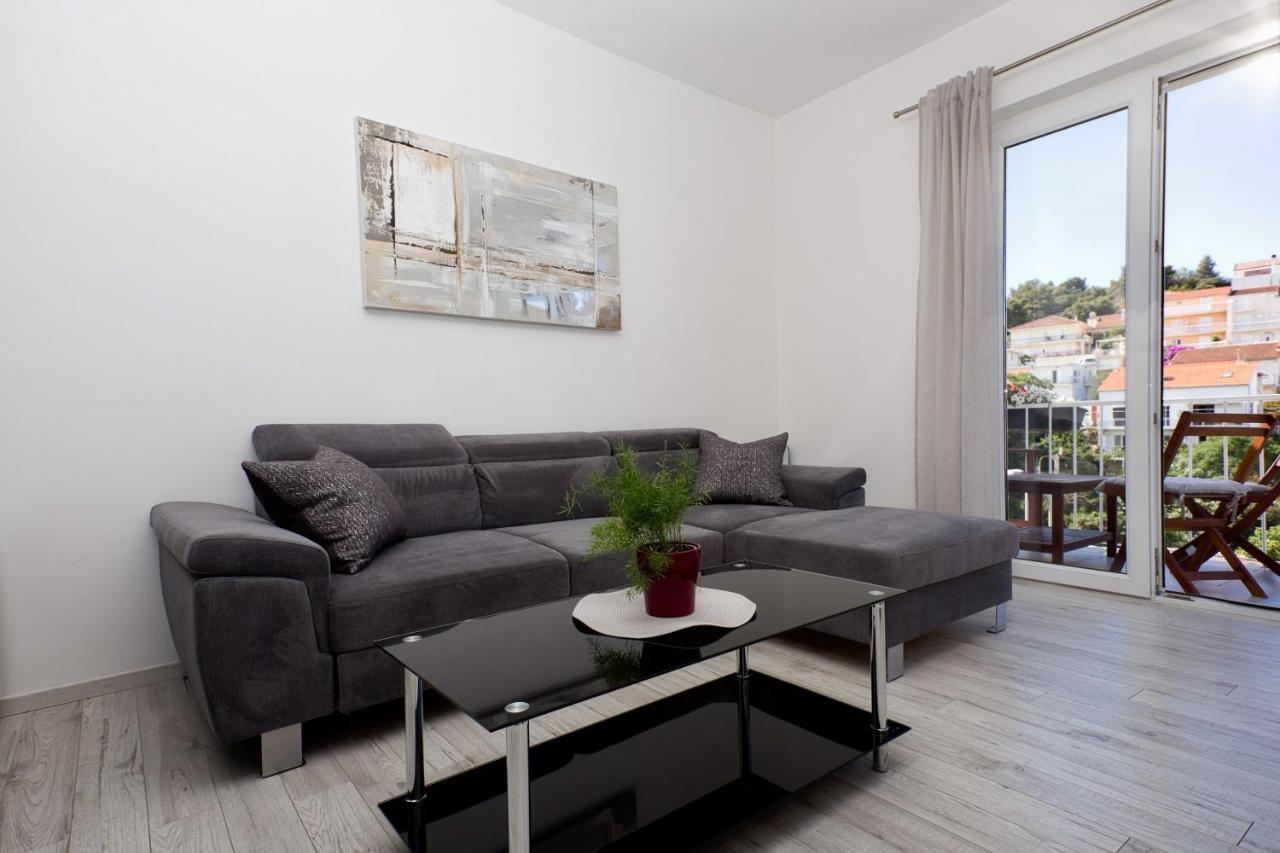 Hvar Harbor Luxury Apartment